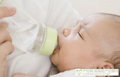 新生儿需要枕头吗 新生儿需要喝水吗 新生儿需要枕头吗 能用枕头吗