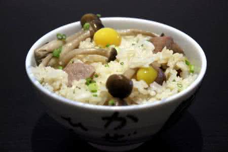 电饭锅懒人菜谱大全 懒人午餐,跟米一起丢电饭锅里按煮饭键,等着吃就行