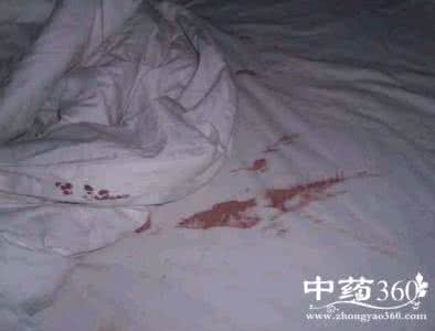 月经弄到床单上怎么洗 大姨妈 教你大姨妈弄到床单如何洗