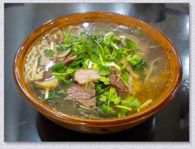 滚汤 滚汤 香味四溢快手滚汤 云南牛肉汤