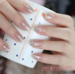 美甲图片2017新款式 女生最爱的甜美气质美甲款式图片