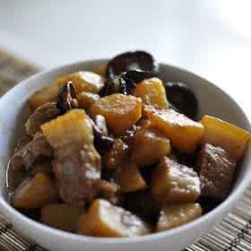 红烧肉土豆蘑菇 香菇土豆炖肉