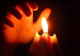 楼道里的画 楼道里的烛光