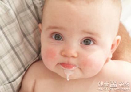 宝宝吐奶时候怎么办 宝宝吐奶怎么办?