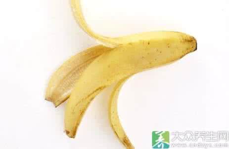 香蕉皮能治扁平疣吗 扁平疣特好治、用香蕉内皮一贴了之