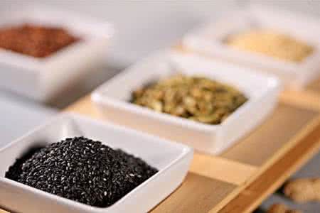 什么食物补钙效果最好 补钙吃这些黑色食物效果更好