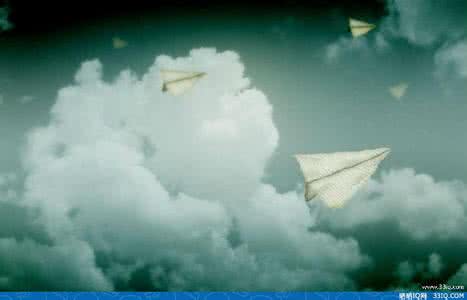 滞空时间最长的纸飞机 扔纸飞机前为什么先哈口气