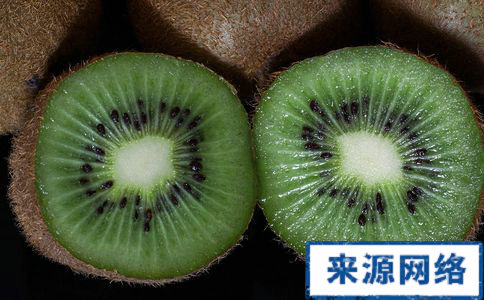 秦舒培晒照小腹平坦 常吃5种水果 变身平坦小腹