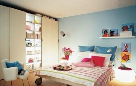 书桌可以摆放在床边吗 床边放书会降低睡眠质量