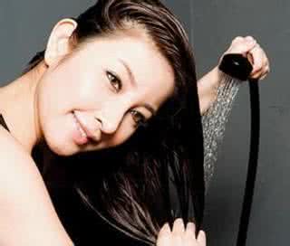 月经期间如何丰乳 女人月经期间如何洗发