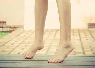 踮脚 每天坚持踮踮脚,身体轻松病痛少!可惜很多人不知道~