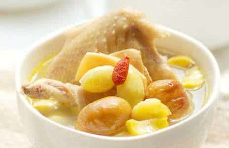 白果炖鸡的做法 白果炖鸡的的注意事项 白果食用的注意事项