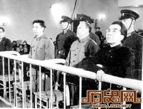 将两段床单布条连起来 江青死亡现场：布条系在床栏上自缢身亡 豪
