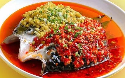 正宗的剁椒鱼头的做法 剁椒鱼头