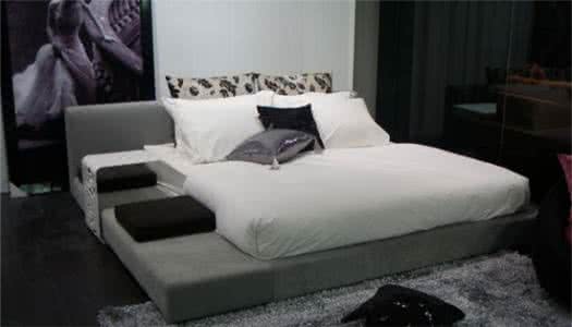 布艺床如何打理 如何打理布艺床？日常打理布艺床的方法