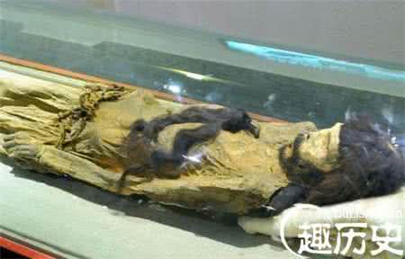 龙袍干尸 未解之谜 男干尸怀抱长发 展现千年的爱恋