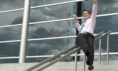 房龄多少开始走下坡路 你是从哪里开始走下坡路的？