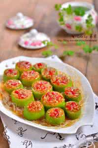 蒜茸炒丝瓜 鲜香味美赏心悦目【蒜茸粉丝蒸丝瓜】