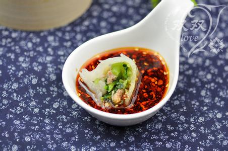 茼蒿 年夜饭餐桌的重头戏——水晶茼蒿蒸饺