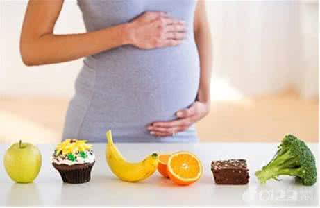 孕妇吃什么补气血最快最好 孕期吃什么食物补铁