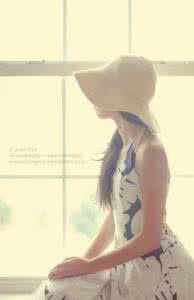 选择离开也是一种深爱 谁又能明白谁的深爱 ，谁又能理解谁的离开