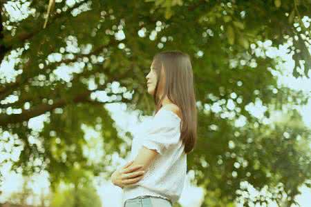 温暖心灵的情感美文 可以不爱你,不能不想你【情感美文】