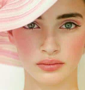 粉色妆容 2013年粉色新娘妆容上演柔情诱惑