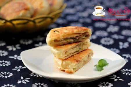 酥香鲜嫩的炸偏口鱼 【美食】外酥里嫩、咸鲜适中的——肉末葱油饼