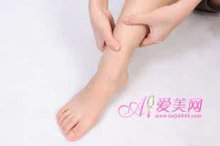 小腿浮肿是什么原因 快速摆脱小腿浮肿 打造360度美腿：Part 1 紧致小腿肚
