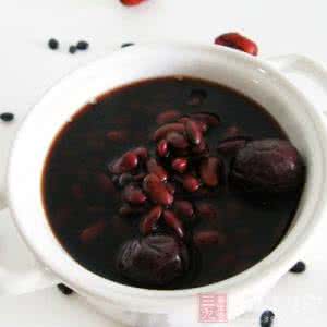 生发黑豆汤治白发偏方 生发黑豆汤 帮助你养发生发