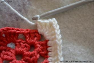 双色百合花的钩针图解 钩针模式----方形双色交替“钻石”