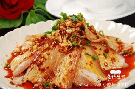 蒜泥白肉 蒜泥白肉——香