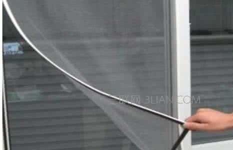 巧除纱窗油腻 纱窗油腻怎么清理