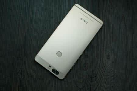 上海电信200m宽带实测 荣耀V8实测电信4G+网络效果如何