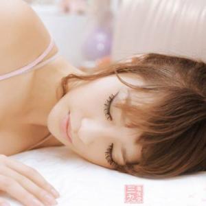 形容女子妖艳的诗句 3000人倒在石榴裙下的妖艳女子竟然是她