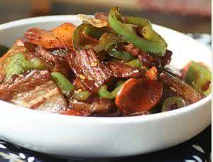 酱爆肉片 家常小炒系列:酱爆肉片的做法,焦香脆口,鲜咸美味。