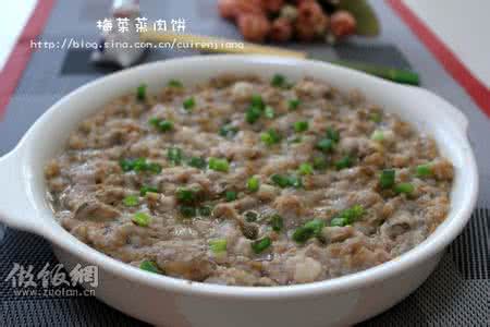 剁肉饼如何才能爽滑 2个小窍门使你家的肉饼更爽滑の梅菜蒸肉饼