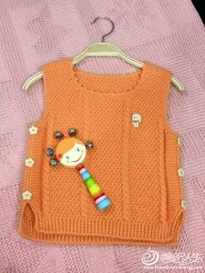 婴幼儿毛衣编织 50~80cm婴幼儿毛衣 娃娃小摇铃一一仿论坛上的小背心