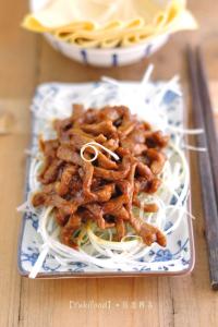 浓郁的酱香味怎么调制 嗜肉一族夏季偏爱的酱香浓郁卷肉丝