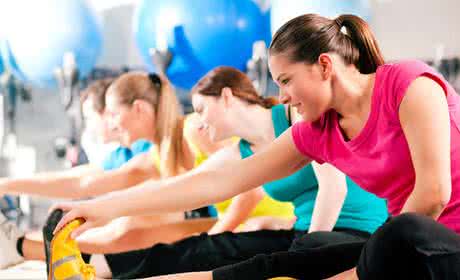 健身运动 游泳的准备工作和技巧练习