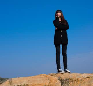 悬崖上的舞者 悬崖上，我为谁舞（外一章）【情感美文】