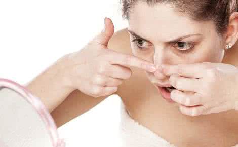经期如何祛痘 女性经期护理 女性经期应该如何护理肌肤？