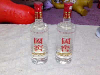 白酒假酒 白酒真酒与假酒的区别 江苏低档白酒摇身变高档酒 造假酒判三年