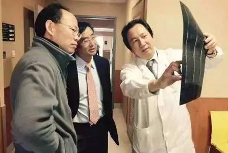 正骨 颈椎病 正骨专家：颈椎病千万别做这个动作！99%的人都错了