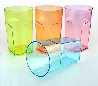 水杯选购 如何选购对健康有益的水杯