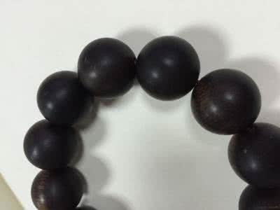 如何鉴别沉香木手串 沉香手串鉴别 如何鉴别沉香手串 沉香手串鉴别有学问