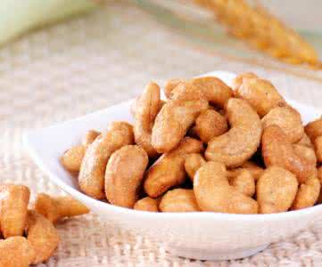 巴旦木吃多了会上火吗 腰果吃多了会上火吗