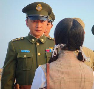 军装制服四个女av 军装控、制服控、颜控们看过来！细数二战德军那些简直帅得不科学，却又军功赫赫的军官们.....