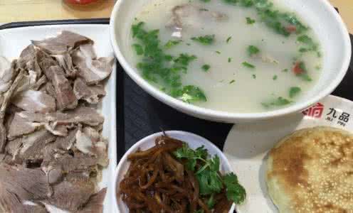 羊肉汤的做法及配料 羊肉汤的配料 怎么做它最好吃