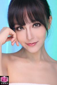 美瞳美女图片 爱美女人当心:滥用“美瞳”或致角膜炎